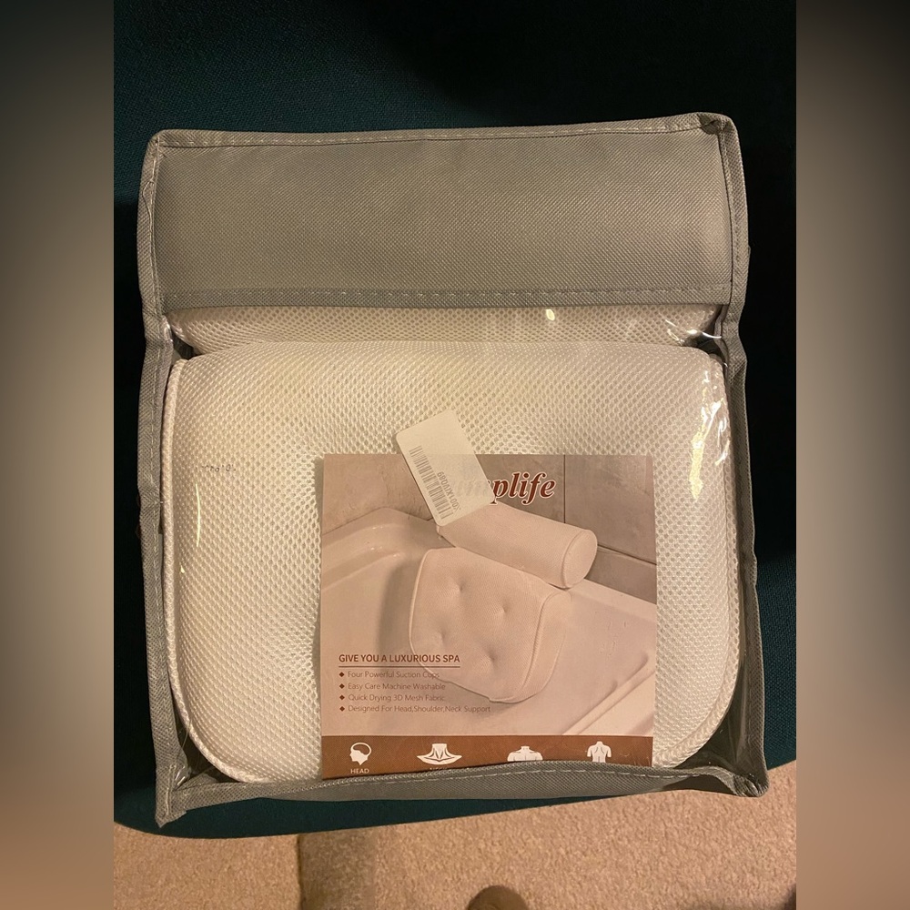 Bath pillow mesh suction cups new with tag